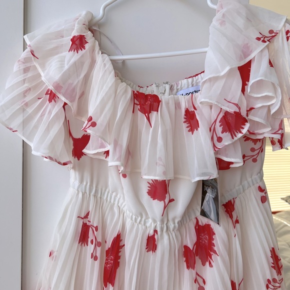 MAKE AN OFFER 🚨
Self Portrait tiered ruffle dress size 6 - Picture 8 of 8